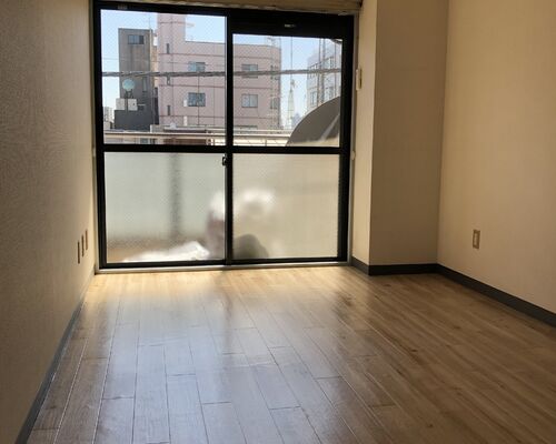 50EDFB6C-9378-4AD6-96B6-90B4F8063791